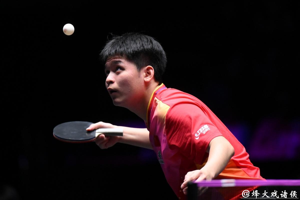 乒乓球亚洲杯男单小组赛 林诗栋完胜对手取得两连胜